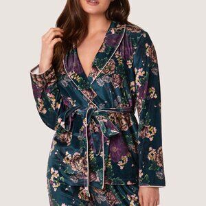 Playful Promises Printed Velvet PJ Set Size 6 Brand New